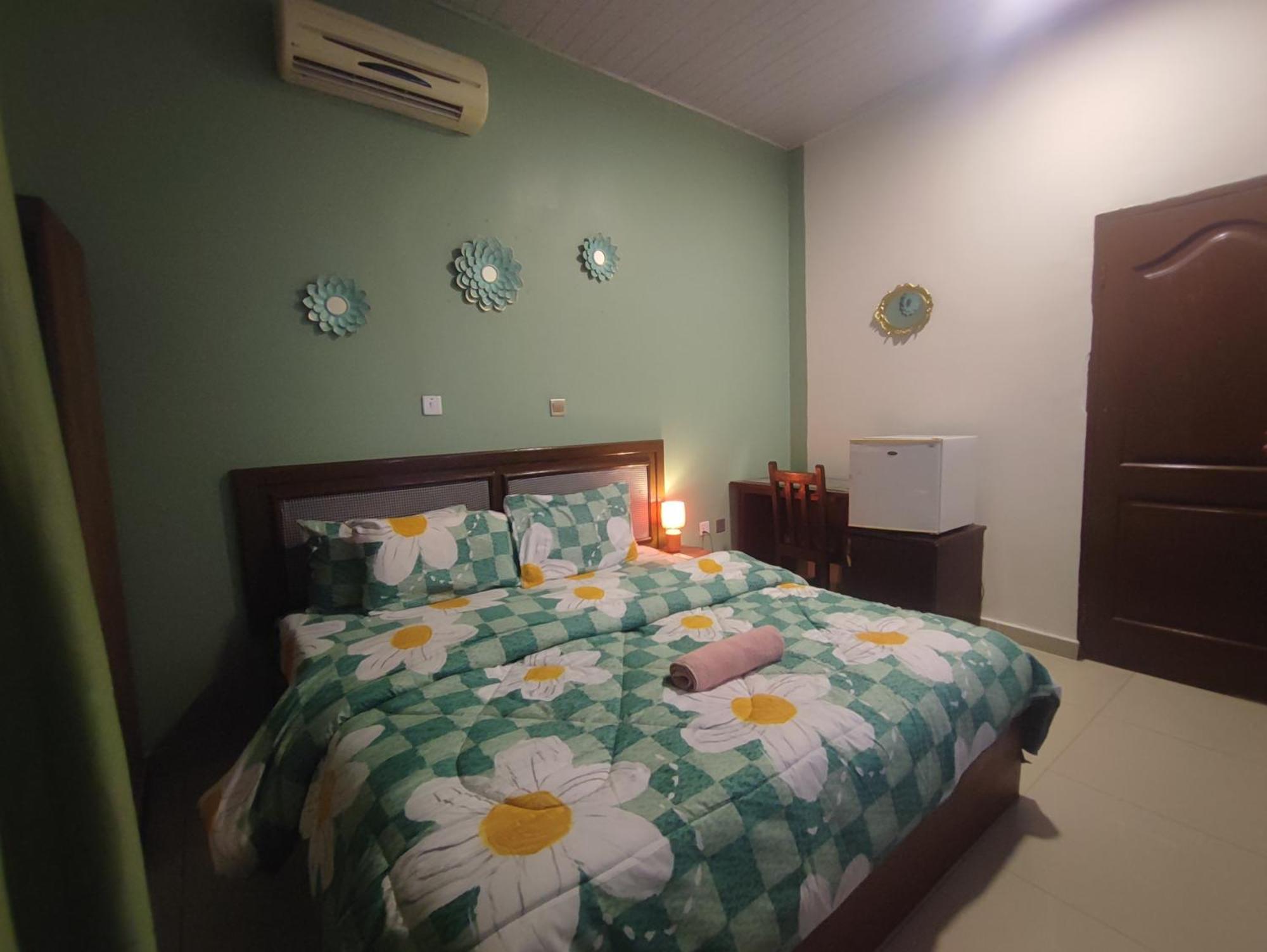 Ellisa Hospitality And Spa Hotel Акра Екстериор снимка