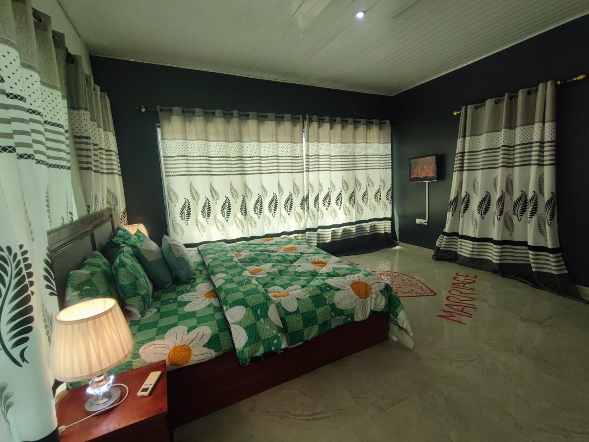 Ellisa Hospitality And Spa Hotel Акра Екстериор снимка