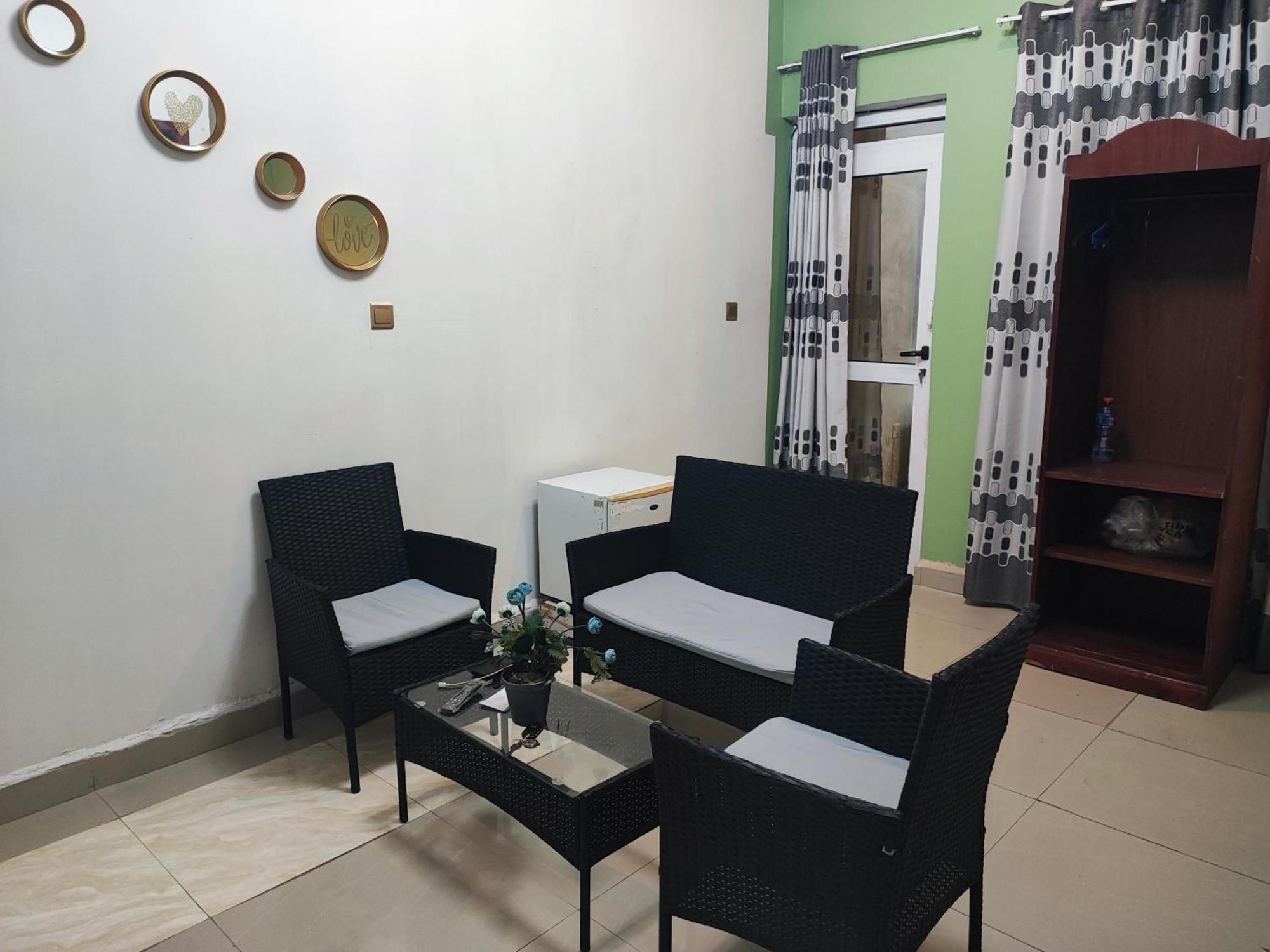 Ellisa Hospitality And Spa Hotel Акра Екстериор снимка